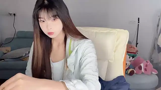 Snapshot of Akong11 chatting on 05-04-26, 05:03 Akong11 online show from 05-04-26, 05:03