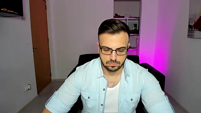 Snapshot of Jace_Thorne chatting on 10-12-25, 02:38 Jace Thorne online show from 10-12-25, 02:38