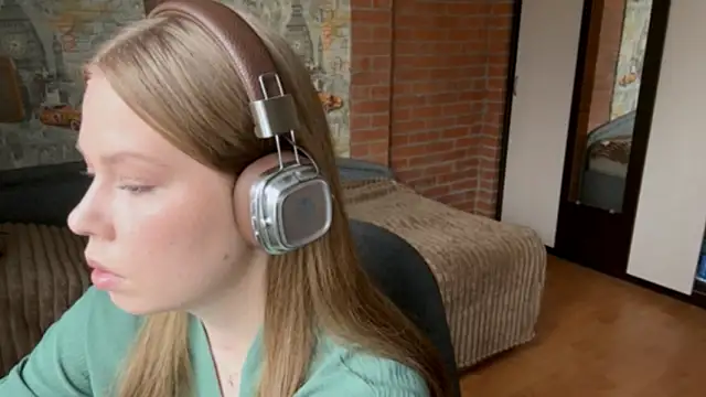 AmiraDehart online show from 09-18-25, 07:21