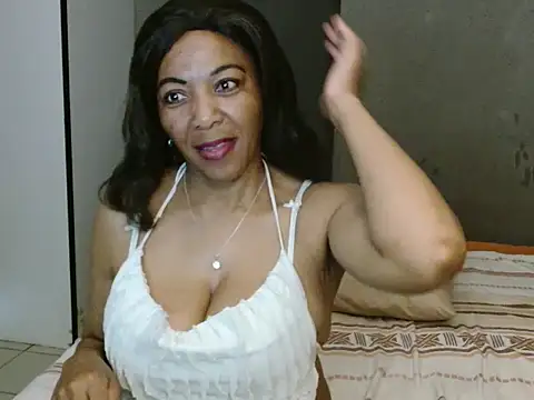 Lillyan N online show from 10-04-25, 07:50