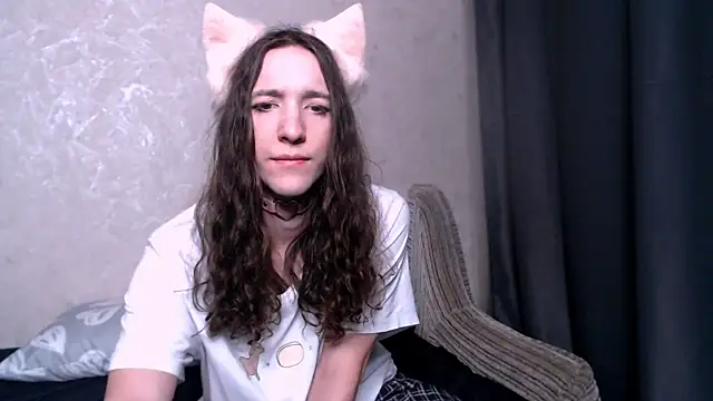 SilverMuse  online show from 09-27-25, 03:22