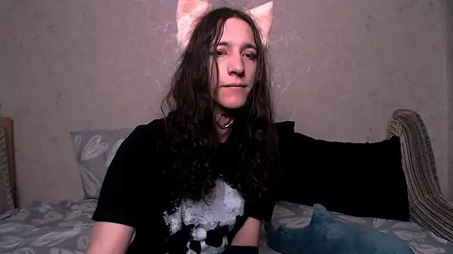 SilverMuse  online show from 10-12-25, 02:32