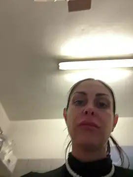 Snapshot of ainaht chatting on 03-21-26, 09:25 ainaht online show from 03-21-26, 09:25