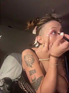 Snapshot of darnette_daisy chatting on 11-01-25, 02:35 darnette daisy online show from 11-01-25, 02:35