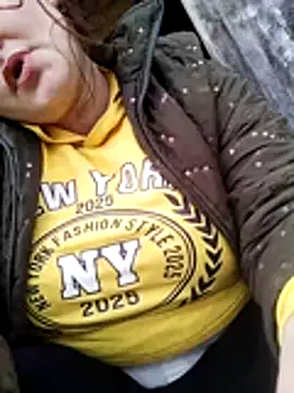 Snapshot of Flacara100 chatting on 03-02-26, 01:29 Flacara100 online show from 03-02-26, 01:29