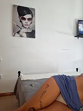 Lauraxxsteen online show from 10-20-25, 10:27