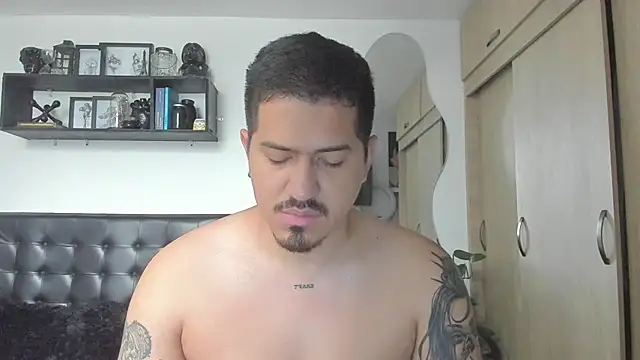 Snapshot of Arnolwilliams chatting on 09-27-25, 06:46 Arnolwilliams online show from 09-27-25, 06:46