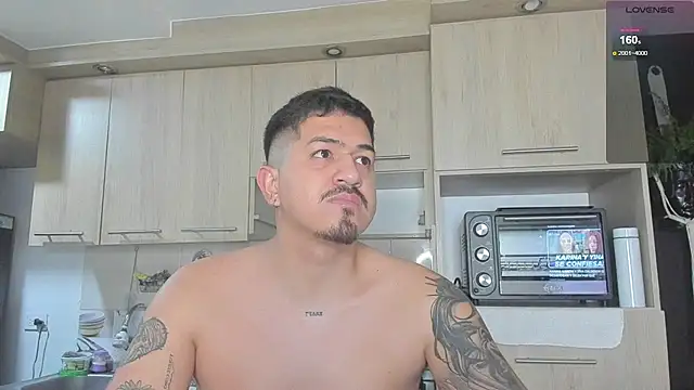 Snapshot of Arnolwilliams chatting on 10-31-25, 05:41 Arnolwilliams online show from 10-31-25, 05:41