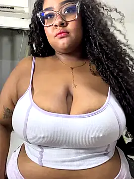 Snapshot of Dakota__Luxx00 chatting on 09-28-25, 04:18 Dakota Luxx00 online show from 09-28-25, 04:18