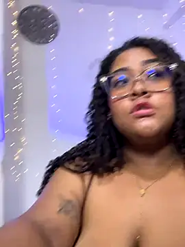 Snapshot of Dakota__Luxx00 chatting on 11-01-25, 05:53 Dakota Luxx00 online show from 11-01-25, 05:53