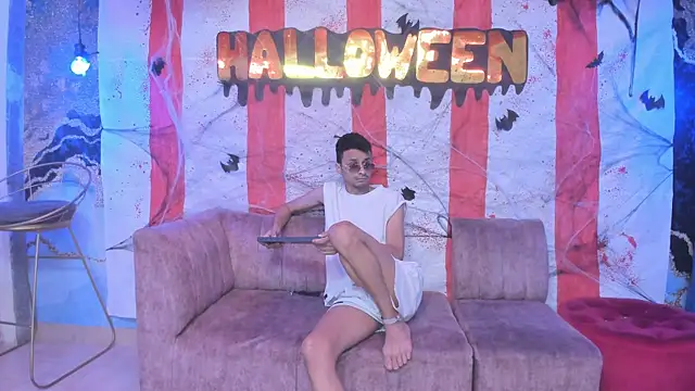 Juicy Creww online show from 10-16-25, 09:43