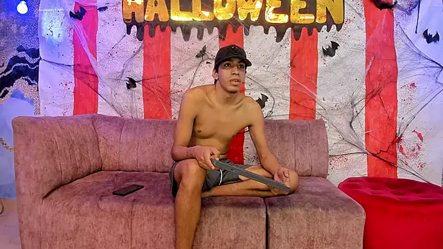 Juicy Creww online show from 10-30-25, 09:11