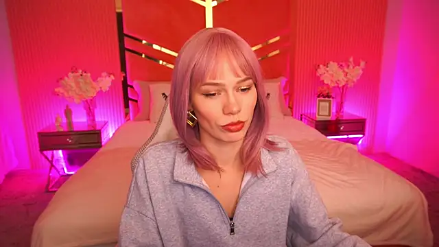 ShyySiren online show from 10-05-25, 07:17