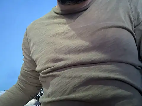 Snapshot of Leon__Dark chatting on 10-13-25, 01:11 Leon  Dark online show from 10-13-25, 01:11