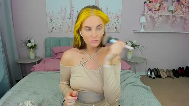 SabrinaRayX online show from 05-12-26, 06:05