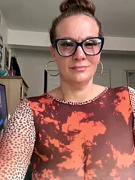 Ariasweetaspie online show from 11-26-25, 07:48