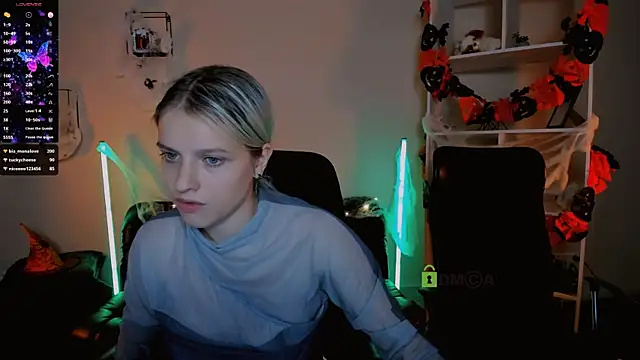 kaela spell  online show from 10-20-25, 10:54