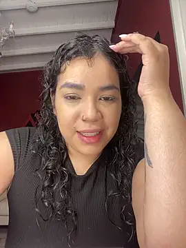 Snapshot of krisstenSantos chatting on 10-11-25, 12:04 krisstenSantos online show from 10-11-25, 12:04