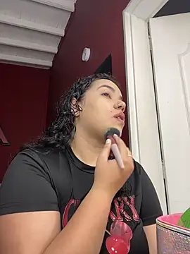 Snapshot of krisstenSantos chatting on 10-17-25, 11:57 krisstenSantos online show from 10-17-25, 11:57