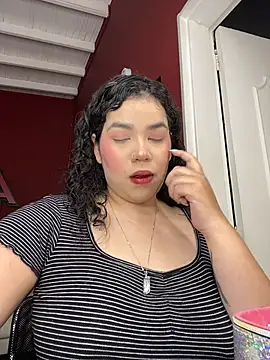 Snapshot of krisstenSantos chatting on 10-20-25, 12:16 krisstenSantos online show from 10-20-25, 12:16