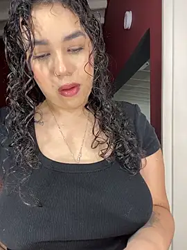 Snapshot of krisstenSantos chatting on 11-07-25, 12:49 krisstenSantos online show from 11-07-25, 12:49