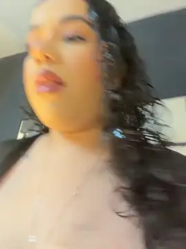 krisstenSantos online show from 02-04-26, 01:06