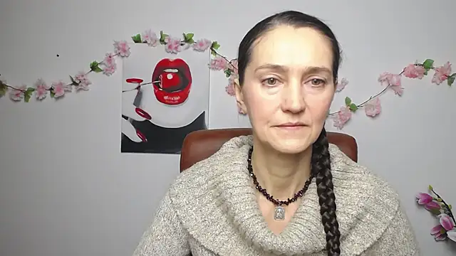 TayaFinch online show from 11-08-25, 01:22