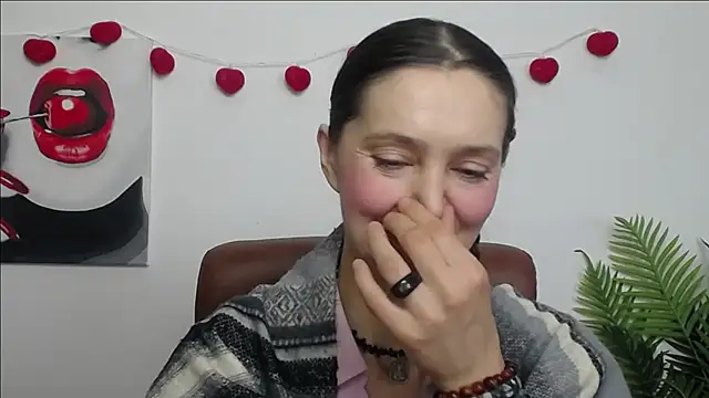 Snapshot of TayaFinch chatting on 02-14-26, 01:08 TayaFinch online show from 02-14-26, 01:08