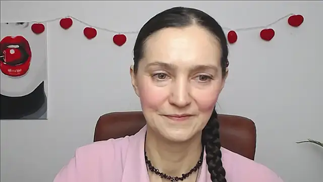 Snapshot of TayaFinch chatting on 02-20-26, 01:22 TayaFinch online show from 02-20-26, 01:22