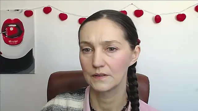 Snapshot of TayaFinch chatting on 02-21-26, 01:12 TayaFinch online show from 02-21-26, 01:12