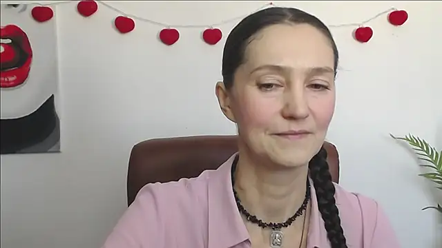 Snapshot of TayaFinch chatting on 02-22-26, 01:09 TayaFinch online show from 02-22-26, 01:09