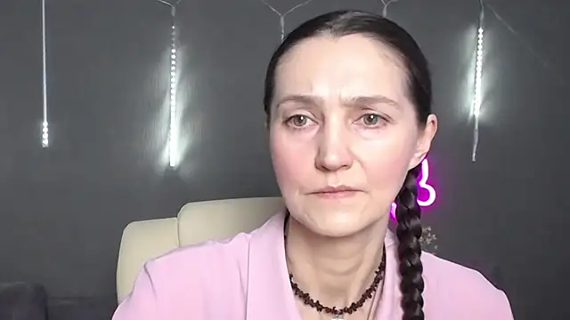 Snapshot of TayaFinch chatting on 02-26-26, 01:21 TayaFinch online show from 02-26-26, 01:21