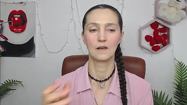 Snapshot of TayaFinch chatting on 02-28-26, 01:12 TayaFinch online show from 02-28-26, 01:12