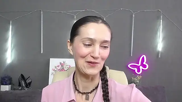 Snapshot of TayaFinch chatting on 03-01-26, 01:13 TayaFinch online show from 03-01-26, 01:13