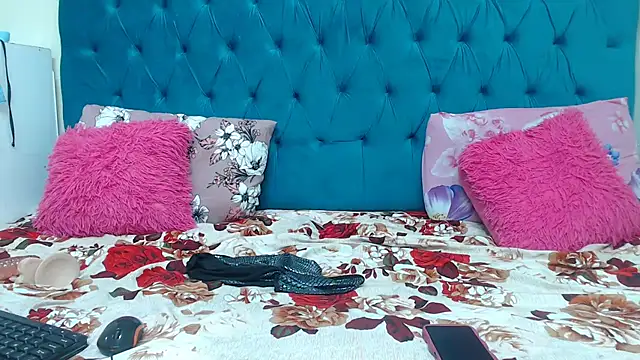 Snapshot of bemymasterlovers chatting on 03-08-26, 03:21 bemymasterlovers online show from 03-08-26, 03:21