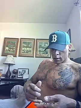 Snapshot of LaloSalamanca69 chatting on 09-19-25, 12:50 LaloSalamanca69 online show from 09-19-25, 12:50