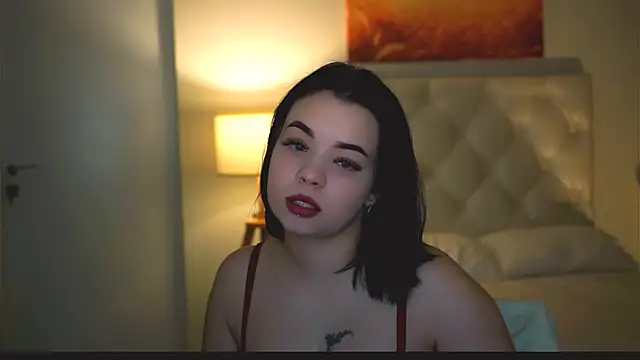 Snapshot of leslierowe_ chatting on 09-24-25, 04:54 leslierowe online show from 09-24-25, 04:54