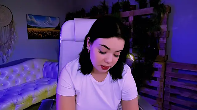 Snapshot of leslierowe_ chatting on 10-26-25, 04:35 leslierowe online show from 10-26-25, 04:35