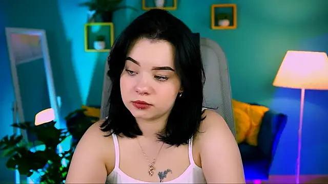 Snapshot of leslierowe_ chatting on 11-18-25, 03:05 leslierowe online show from 11-18-25, 03:05