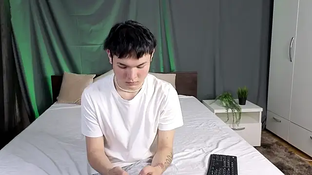 Kaelix1 online show from 09-18-25, 01:24