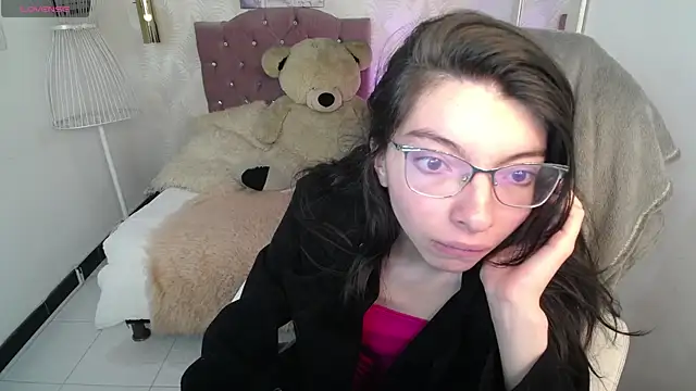 Snapshot of alllyson_ chatting on 10-04-25, 07:45 alllyson online show from 10-04-25, 07:45