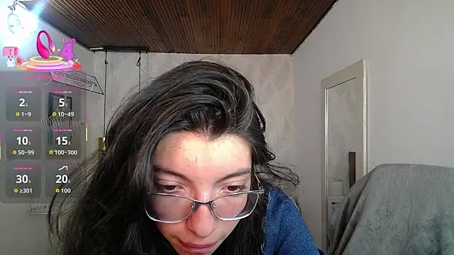 Snapshot of alllyson_ chatting on 10-15-25, 07:36 alllyson online show from 10-15-25, 07:36