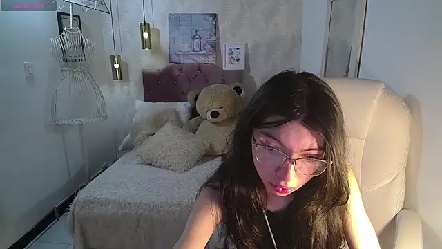 Snapshot of alllyson_ chatting on 11-05-25, 07:47 alllyson online show from 11-05-25, 07:47