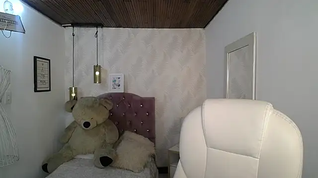 alllyson  online show from 12-20-25, 08:27