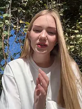 MilaMoone online show from 09-22-25, 10:06