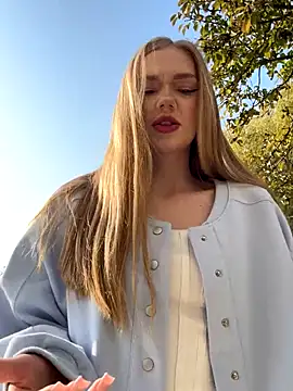 MilaMoone online show from 11-08-25, 11:21