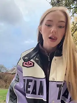 MilaMoone online show from 11-13-25, 01:10