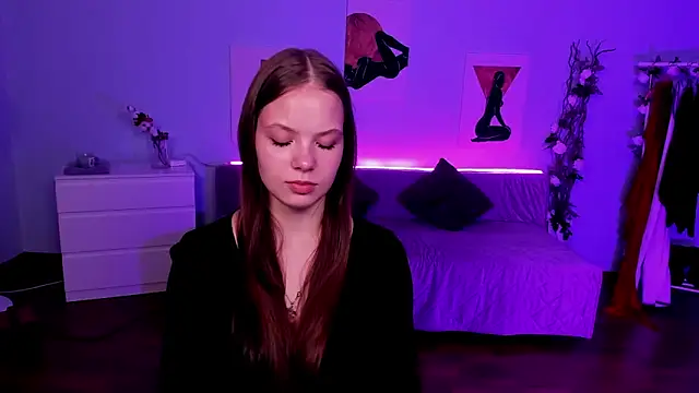BetsyKiss online show from 06-18-26, 05:06