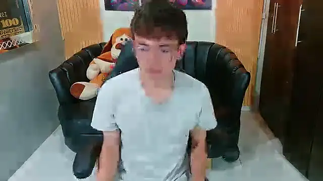 Dominic Carmine online show from 10-18-25, 07:47