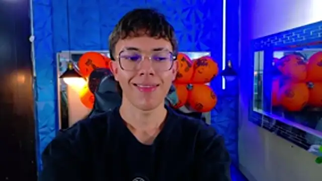 Dominic Carmine online show from 10-23-25, 07:56